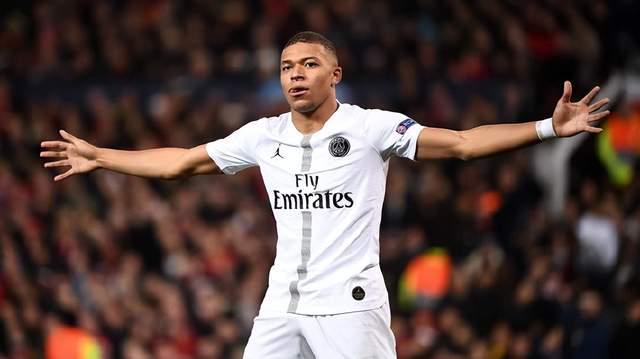 建队基石！武磊、颜骏凌等7人随海港四夺中超冠军（海港四夺中超冠军，武磊、颜骏凌等7人成队中流砥柱）