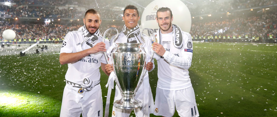 特伦斯·克劳福德因拒缴WBC制裁费被剥夺拳王头衔，引发争议，拳迷对其立场分化，争议持续。（因拒缴WBC制裁费，特伦斯·克劳福德被撤销拳王头衔；风波未息，拳迷立场分化）