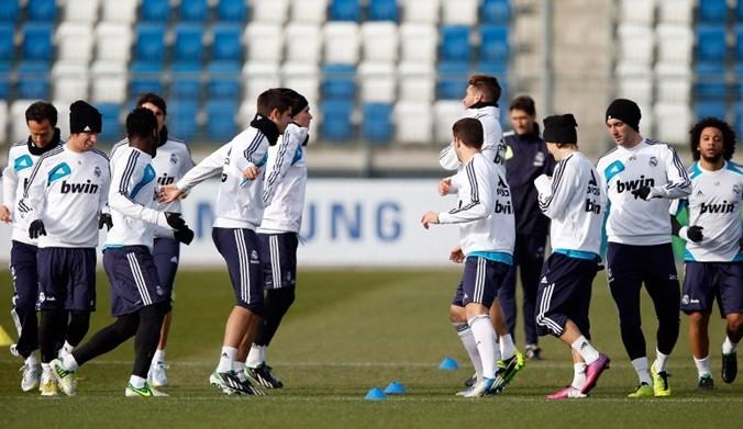 足球世界杯亚洲区预选赛关键比赛回顾（亚洲世预赛焦点对决复盘）