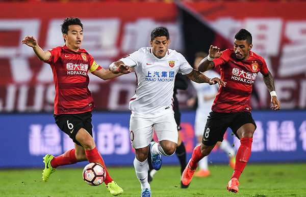 库普：我和球队说过我不是能背身拿球的前锋，踢后卫感觉很好（库普：我并非背身型前锋，踢后卫更适合我）