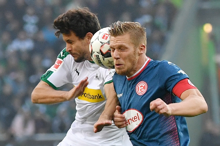 欧协联积分榜：斯特拉斯堡领跑，水晶宫距前8仅1分（欧协联积分形势：斯特拉斯堡居首，水晶宫距前八仅差1分）