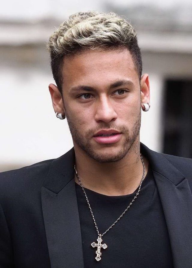 三分刚出手球迷就知道能进（三分一出手，球迷就知道要进了）