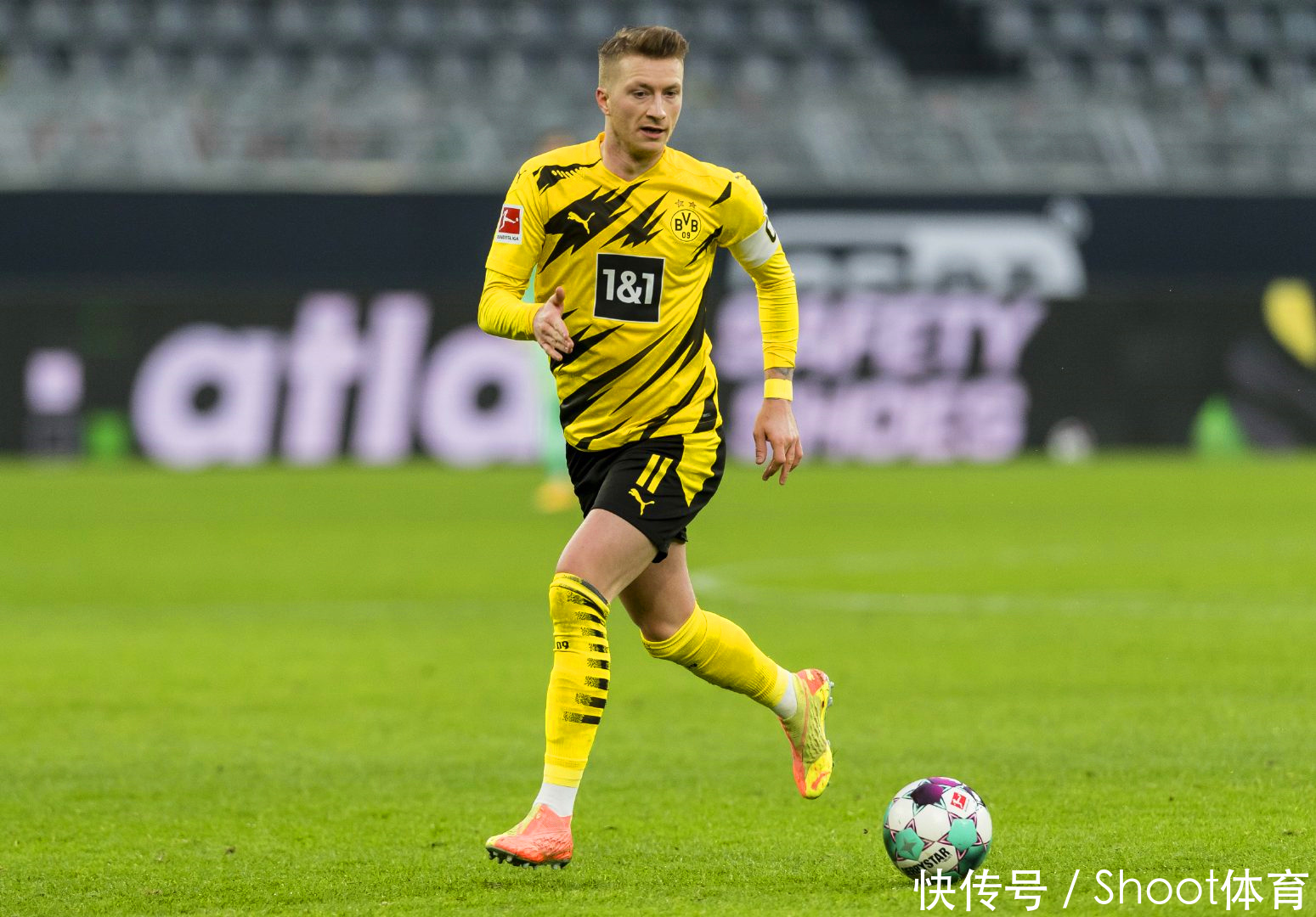 利物浦内讧曝光！斯洛特不愿卖迪亚斯，总监休斯却执意推动转会（利物浦矛盾浮出水面：斯洛特拒售迪亚斯，休斯力推转会）