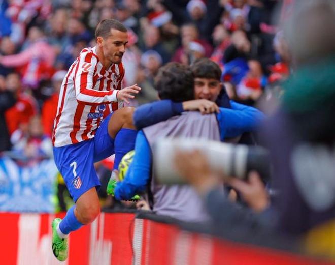 世体：因对裁判喊“太差劲了”，卡雷拉斯面临两场停赛处罚（世体：冲裁判喊“太差劲”，卡雷拉斯或遭两场禁赛）