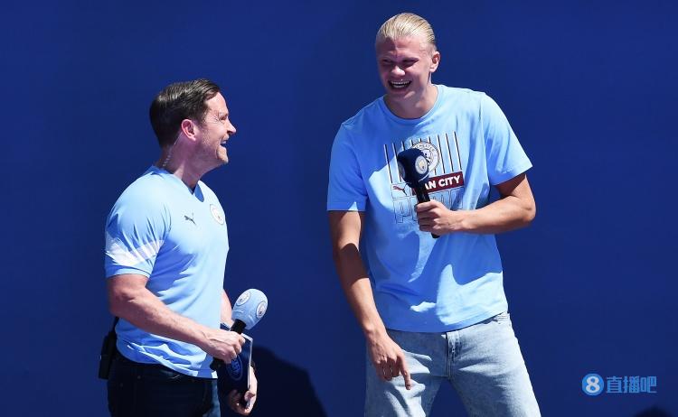 伊布加盟巴萨的故事：与梅西并肩作战的梦想（伊布与巴萨：携手梅西的逐梦之旅）