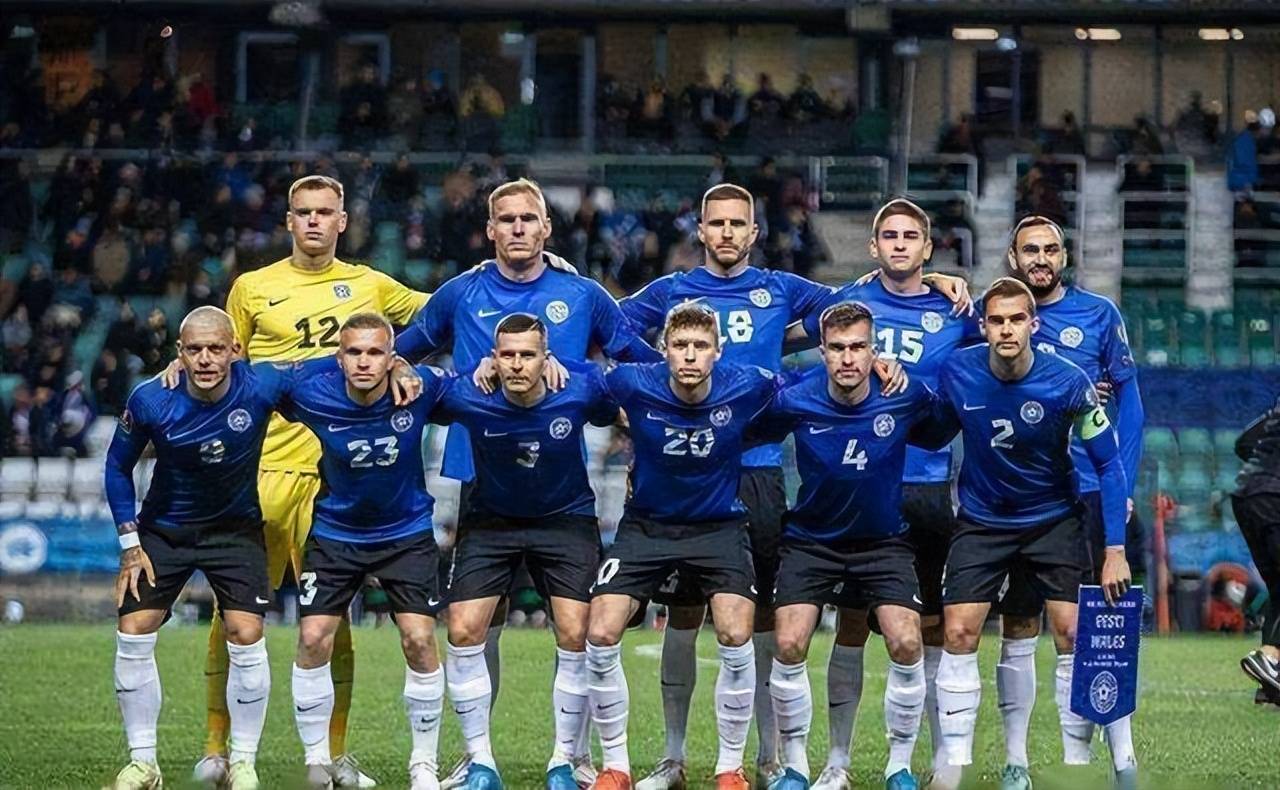 疯狂的足球：米兰门神迈尼昂的盘带合集（足坛狂热：米兰门神迈尼昂盘带集锦）