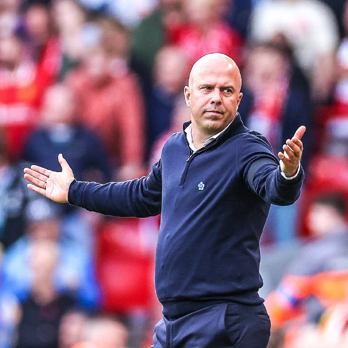 库库忆转会曼城失败：瓜帅点名我跪着去都行，但布莱顿要价高（库库忆赴曼城告吹：瓜帅点名我愿跪着去，奈何布莱顿要价过高）