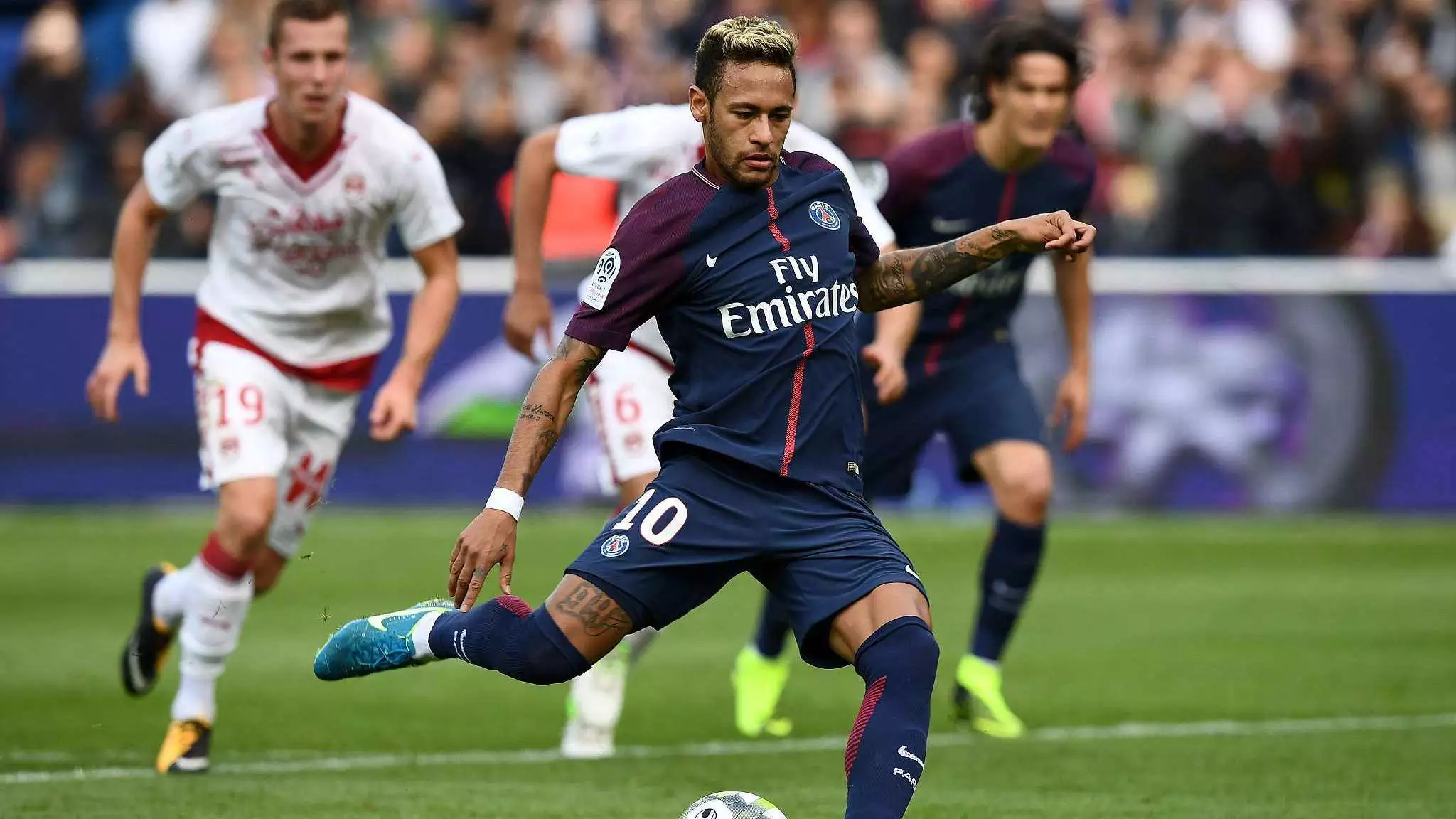 东契奇连续9场30+，追平科比并列湖人队史第四长（东契奇9场连砍30+，追平科比并列湖人队史第4长纪录）