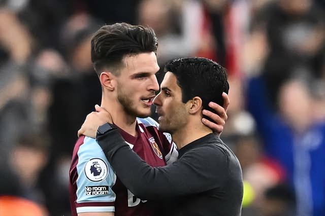 兰杜奇：上半场我们没拉开阵型宽度，踢得有点像一群小鸡（兰杜奇：上半场缺乏阵型宽度，我们踢得像一群小鸡乱窜）