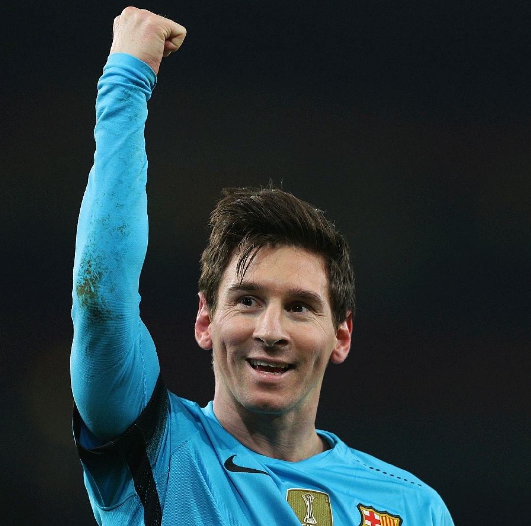 什琴斯尼因肠胃炎缺阵，巴塞罗那迎战奥萨苏纳冲击七连胜（什琴斯尼因胃肠炎缺席，巴塞罗那对阵奥萨苏纳力争七连胜）