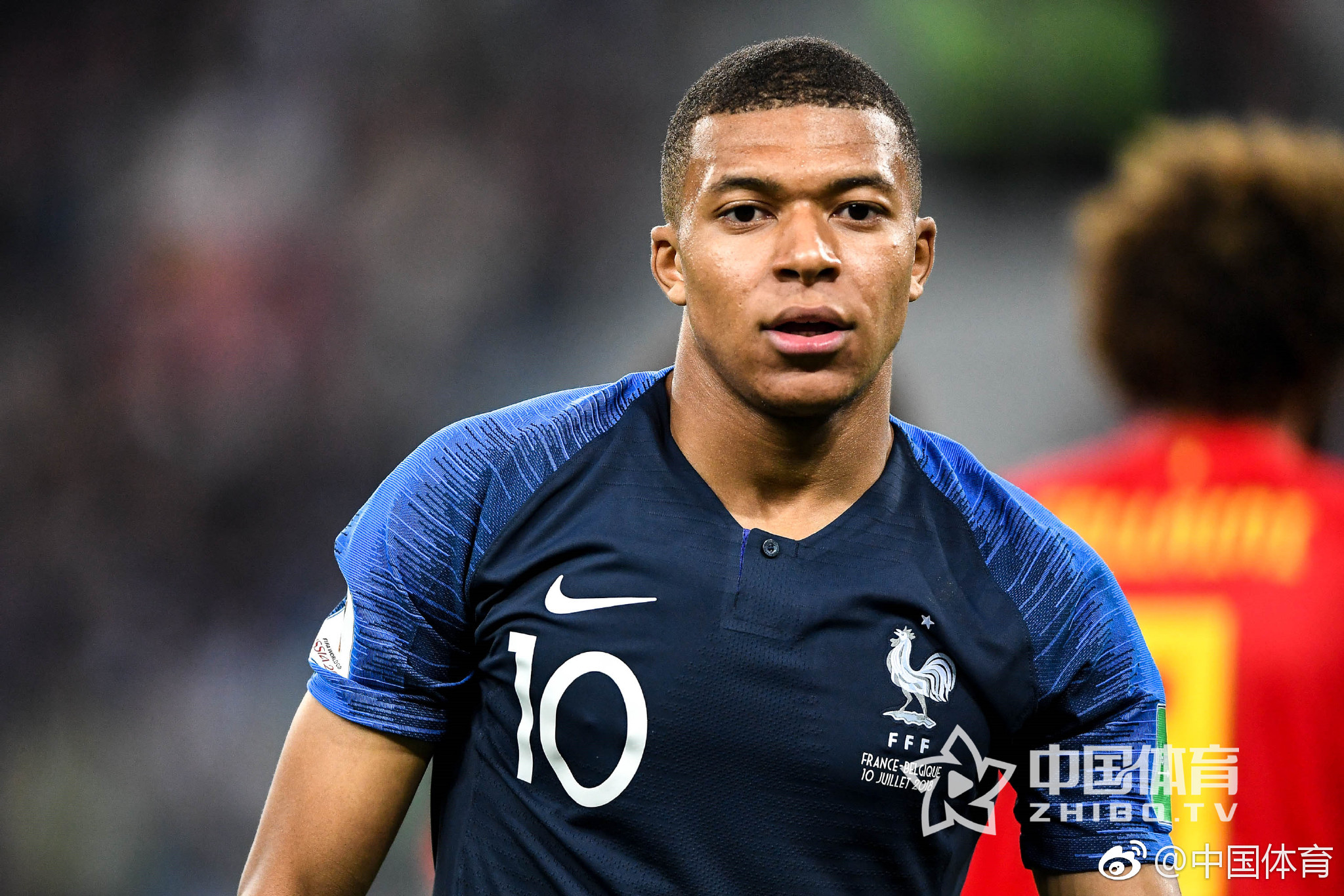 德甲战报：基尼洛斯1射1传，奥格斯堡2-0战胜勒沃库森（德甲：基尼洛斯传射建功，奥格斯堡2-0击败勒沃库森）