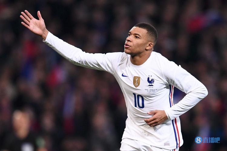 拜仁考虑8500万签巴莱巴 曼联被高价劝退但球员倾向红魔（拜仁考虑斥资8500万引进巴莱巴，高价劝退曼联但球员仍心向红魔）